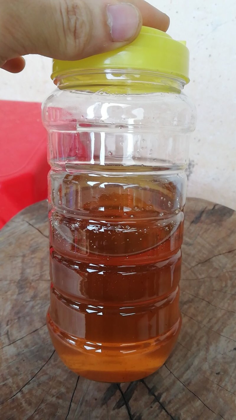 新鲜纯正蜂蜜，自产自销。
