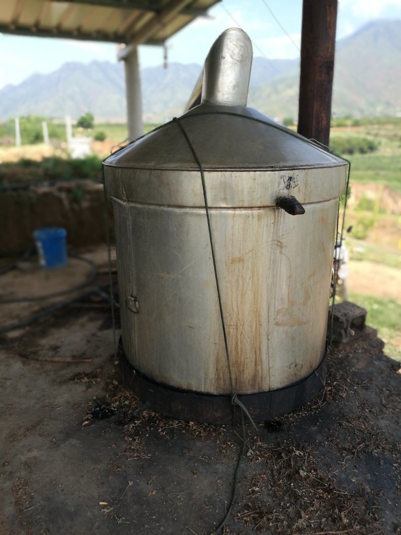云南香油做化妆品用高级油，纯香料草提炼无任何化工