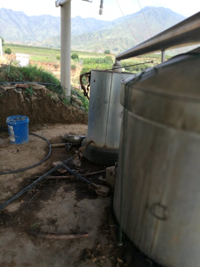 云南香油做化妆品用高级油，纯香料草提炼无任何化工