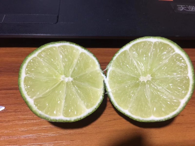 越南无籽青柠檬，无籽，皮簿，汁多，五斤一箱