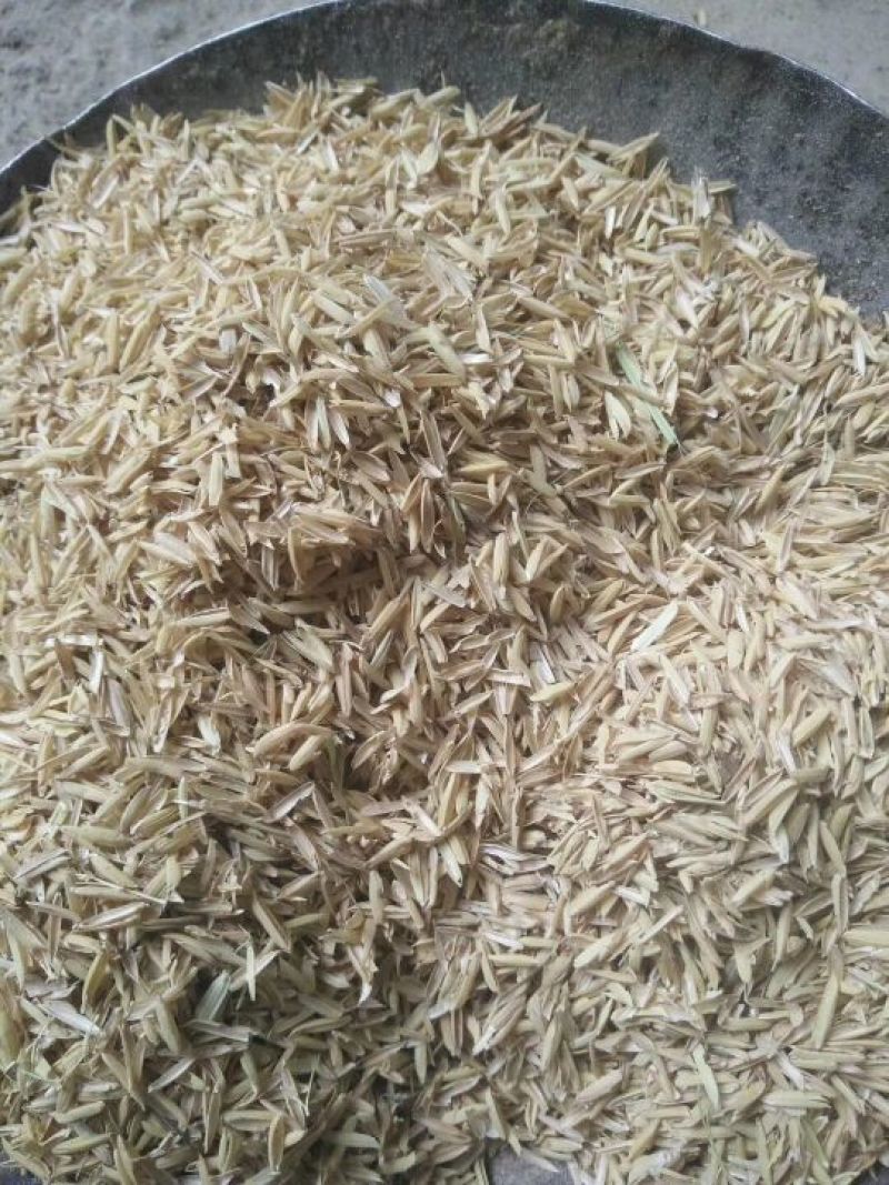 本人大量提供鸡粪、牛粪、谷壳，瘪谷～～看上就私聊