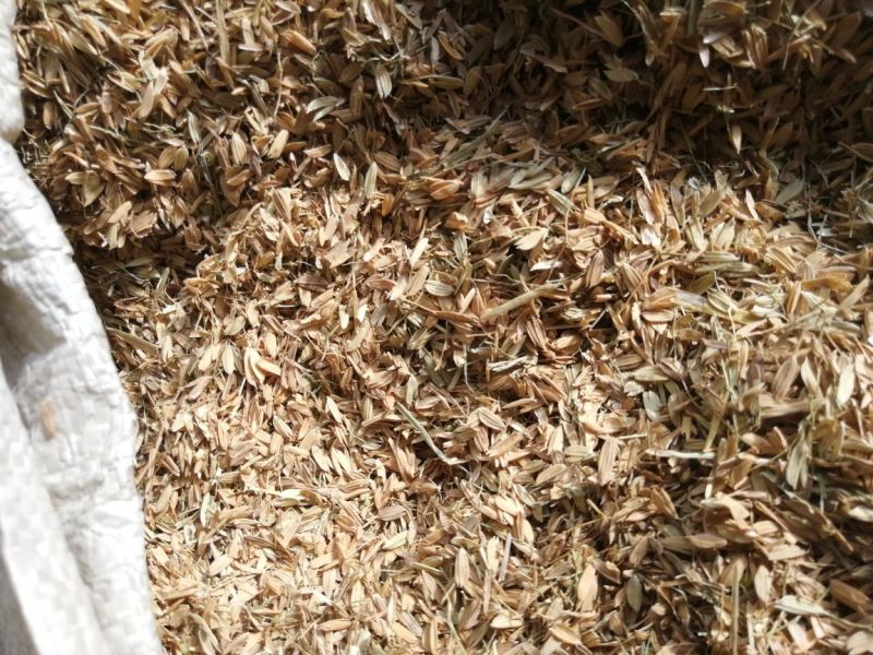 本人大量提供鸡粪、牛粪、谷壳，瘪谷～～看上就私聊
