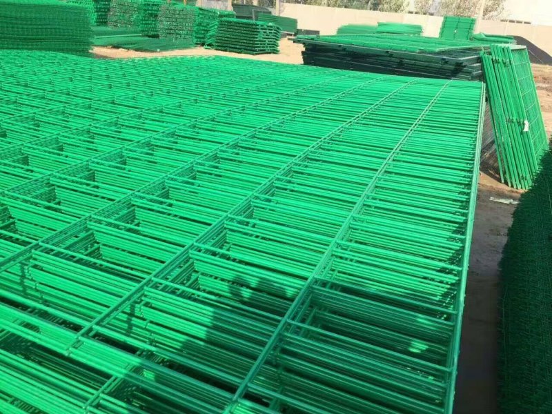 圈地铁丝网围栏网隔离防护网双边护栏网养殖网