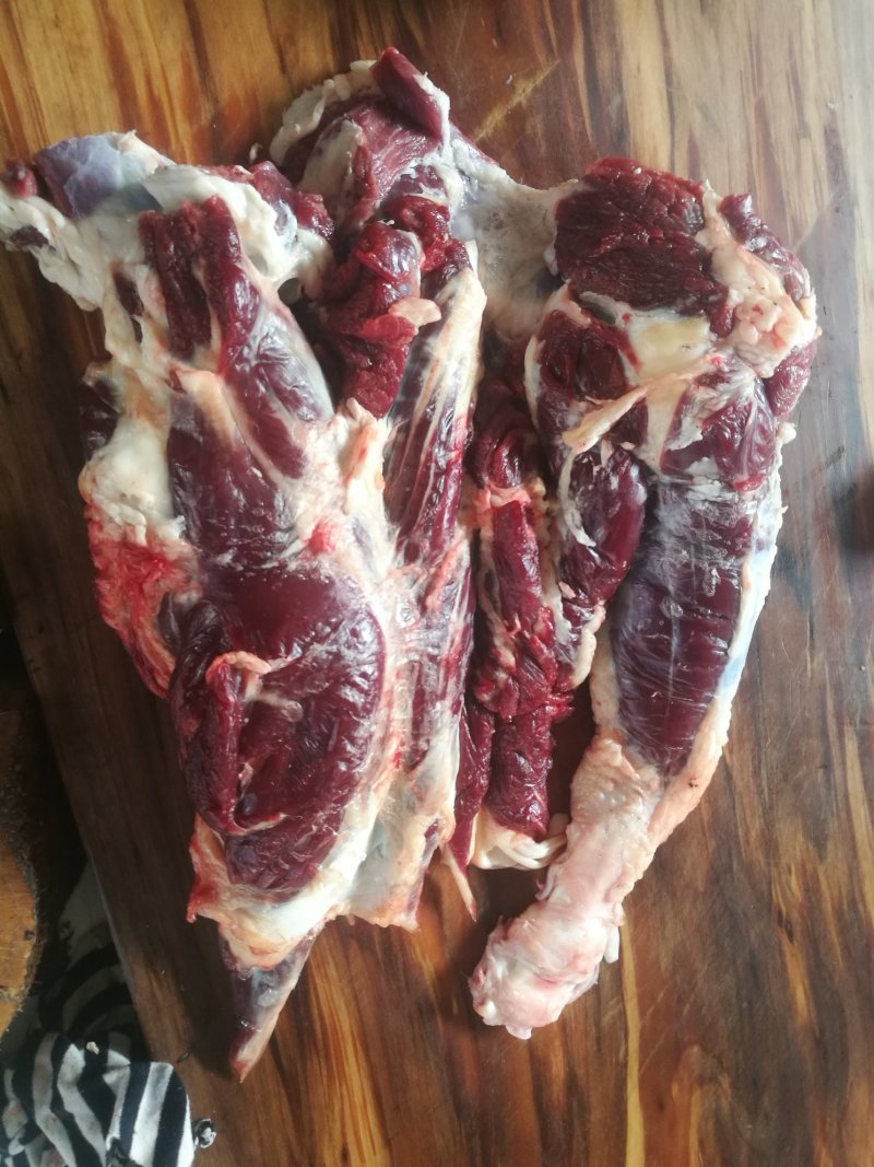 正宗旌德高山放养黄牛腿肉