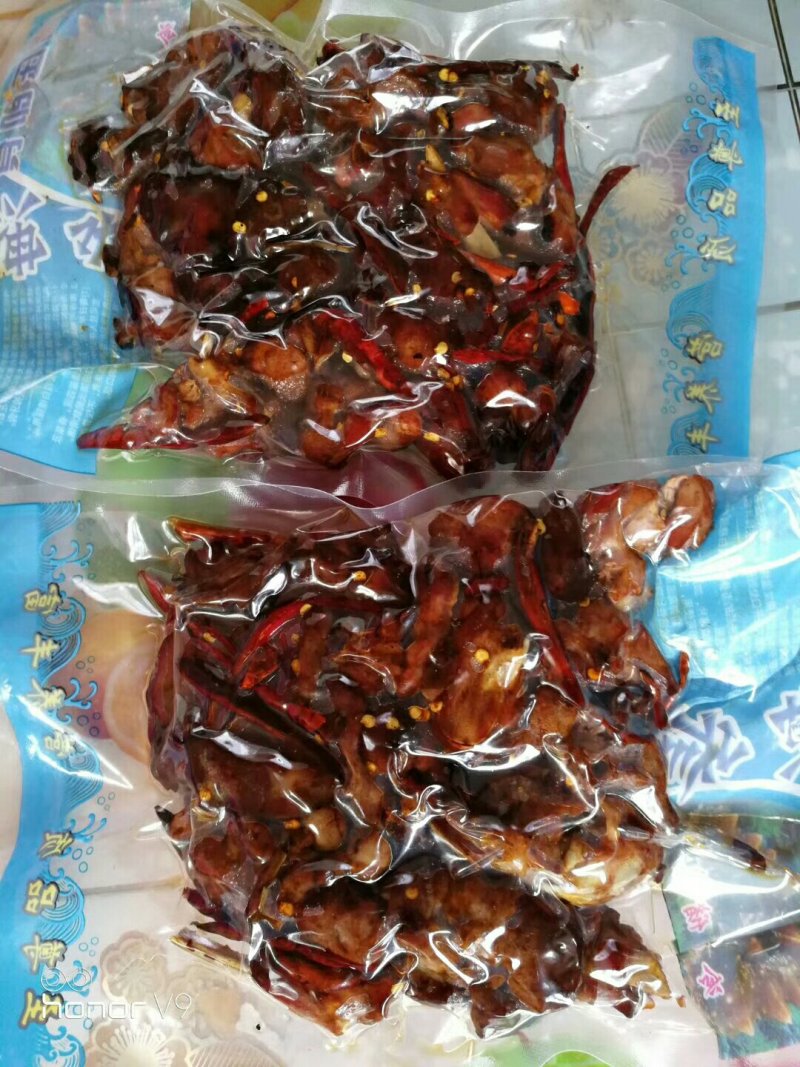 本人常年出销成品野兔，肉兔，