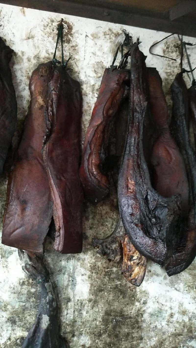 云南农家老腊肉，香肠，火腿，