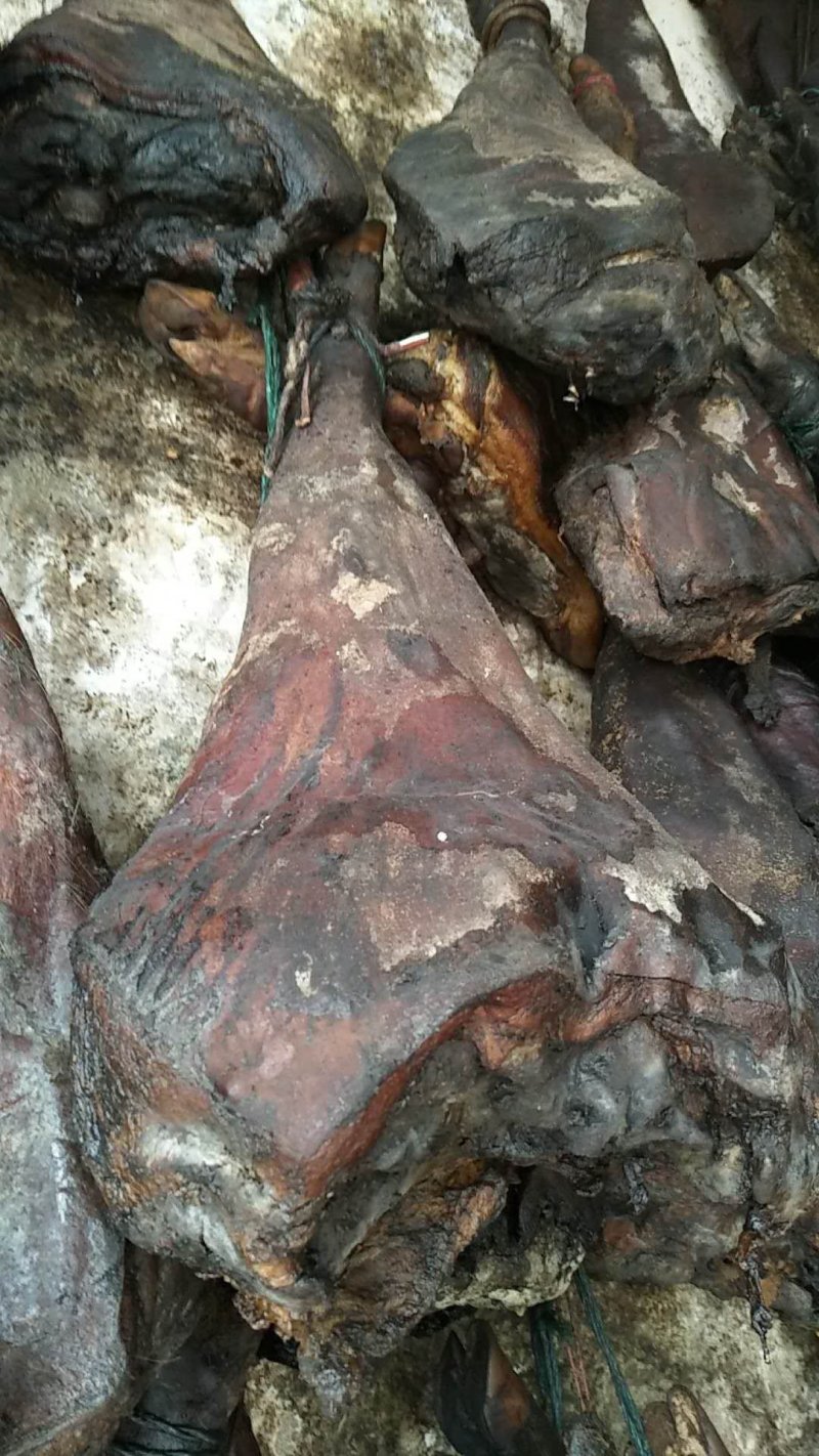 云南农家老腊肉，香肠，火腿，