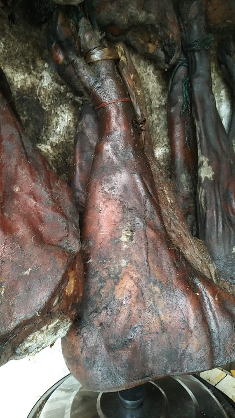 云南农家老腊肉，香肠，火腿，
