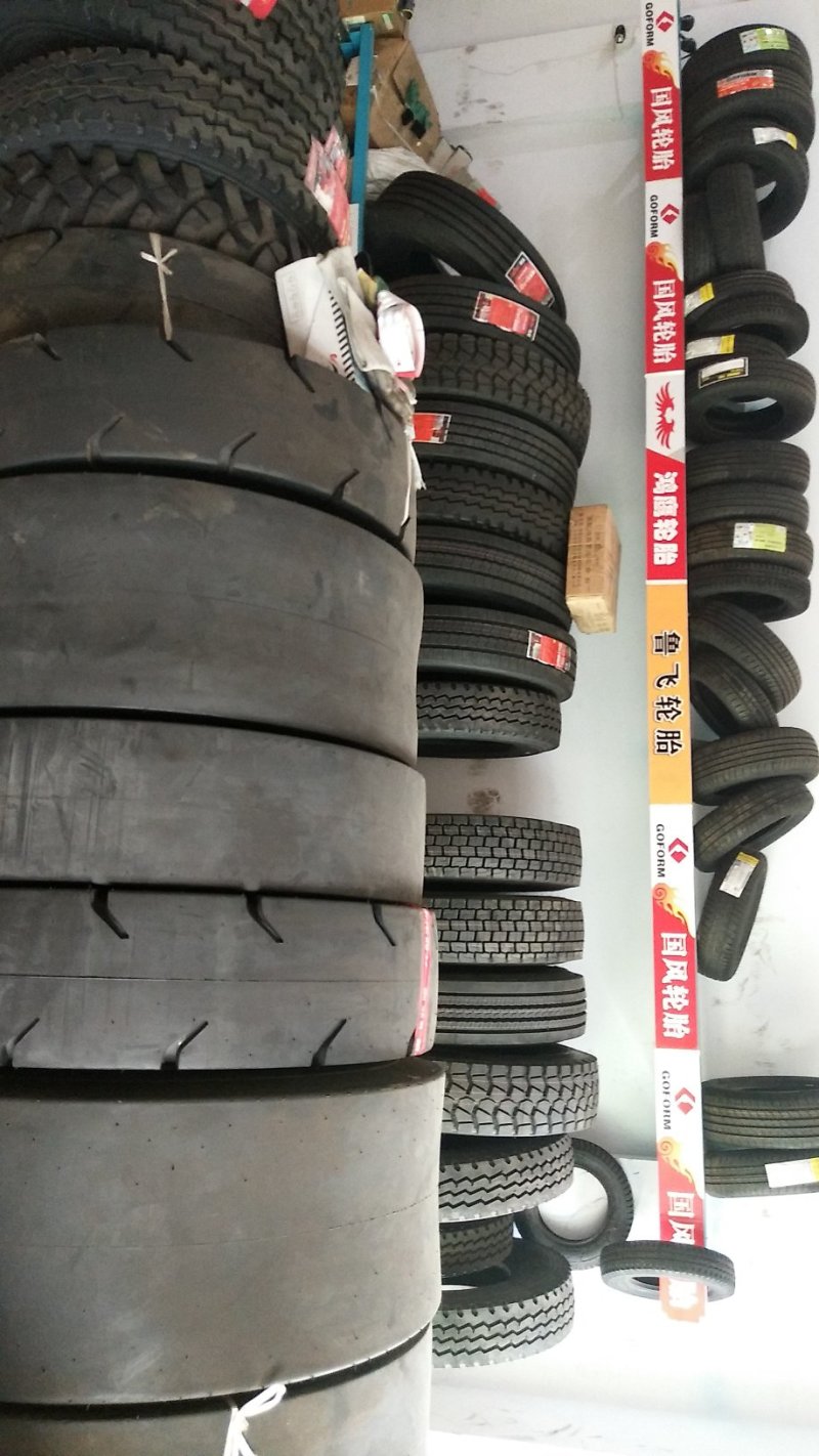 批发零售各种工程胎，子午全钢胎，异型胎