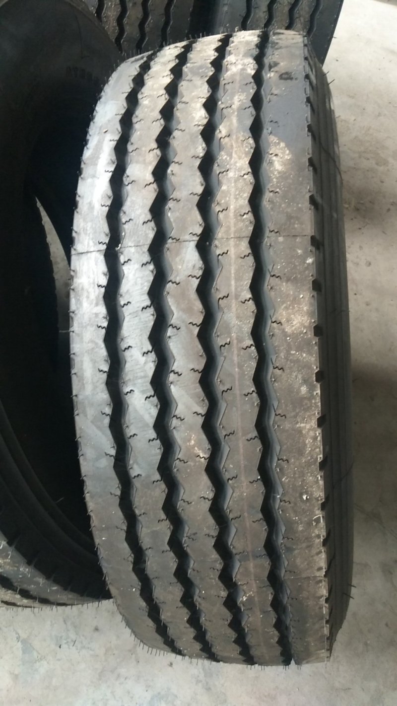 批发零售各种工程胎，子午全钢胎，异型胎