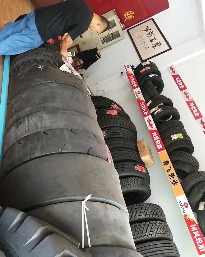 批发零售各种工程胎，子午全钢胎，异型胎