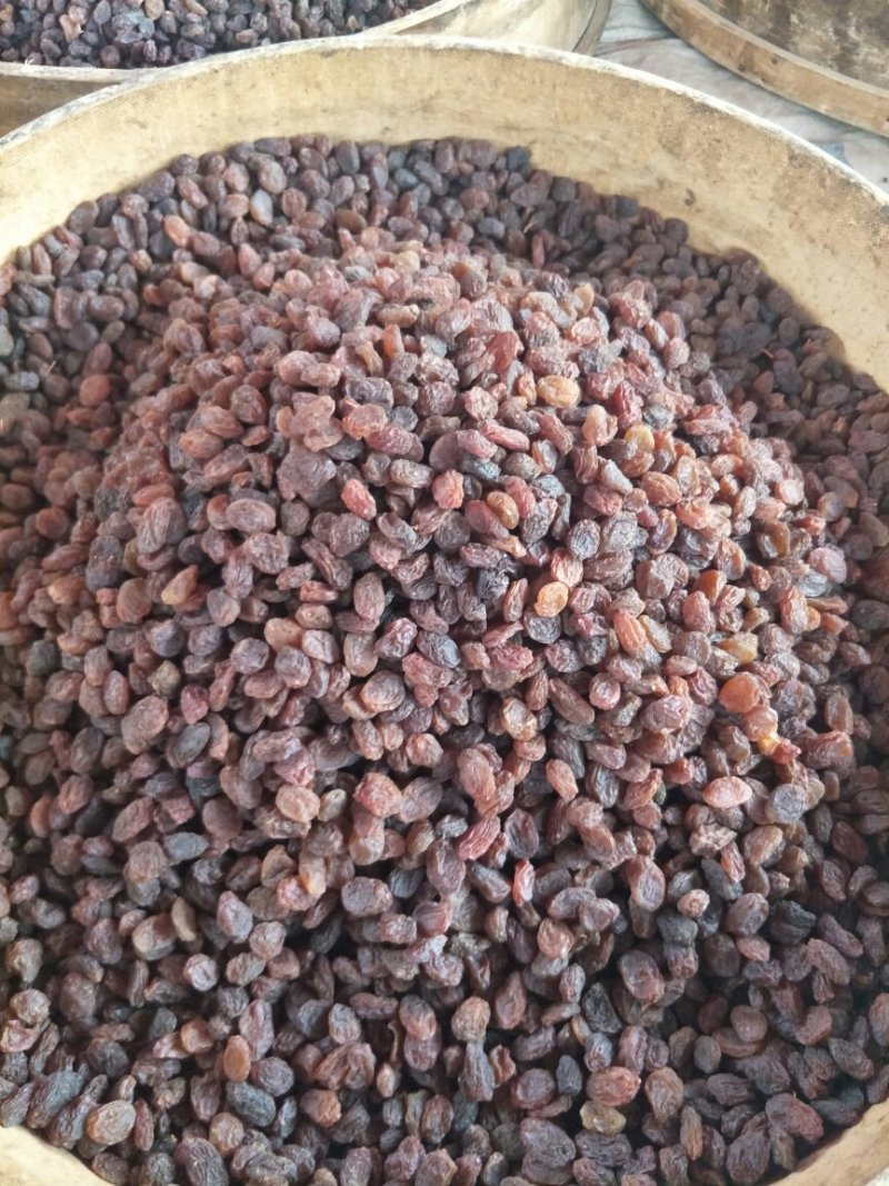 新疆红葡萄干小颗无核零食葡萄干
