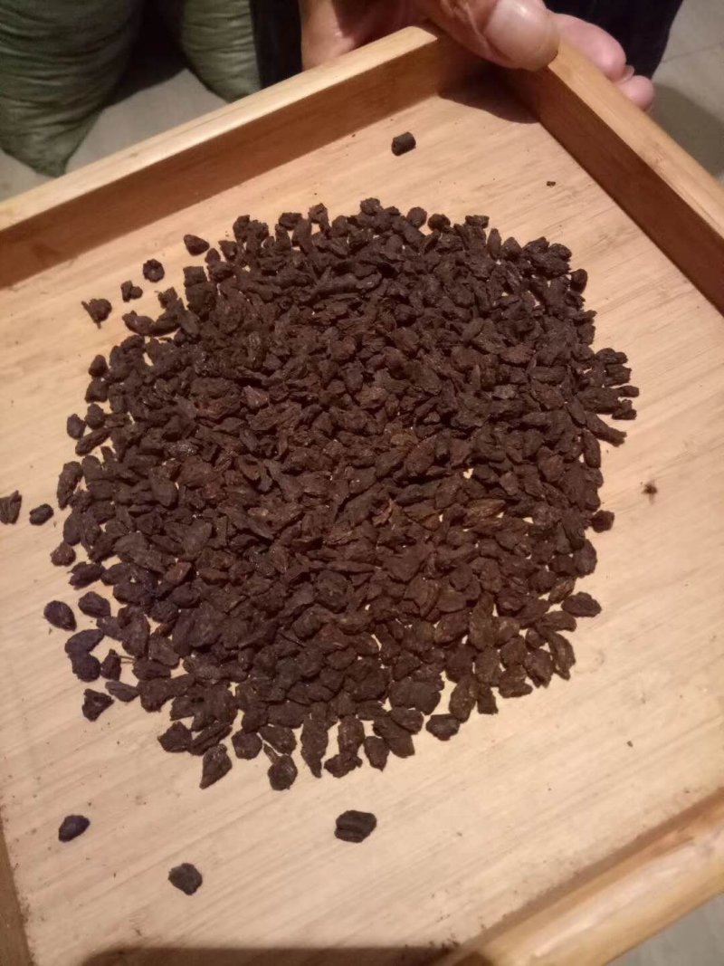 云南勐海布朗山原料糯香普洱茶碎银子
