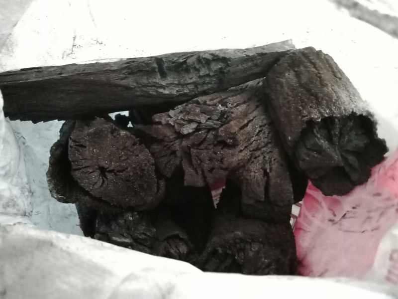 青冈树木炭