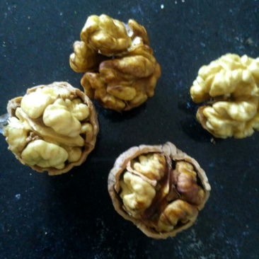 【年货节】干核桃，自家种植。无漂白，自然嗮干，老树核桃。