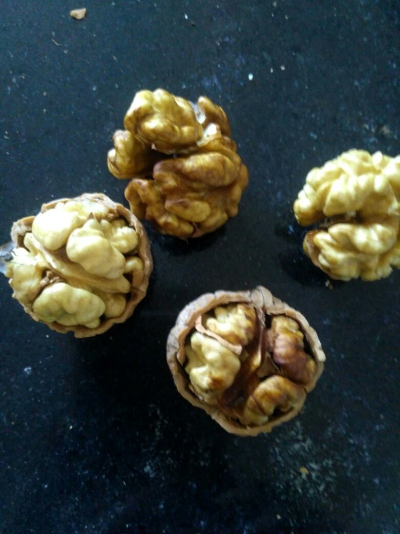 【年货节】干核桃，自家种植。无漂白，自然嗮干，老树核桃。