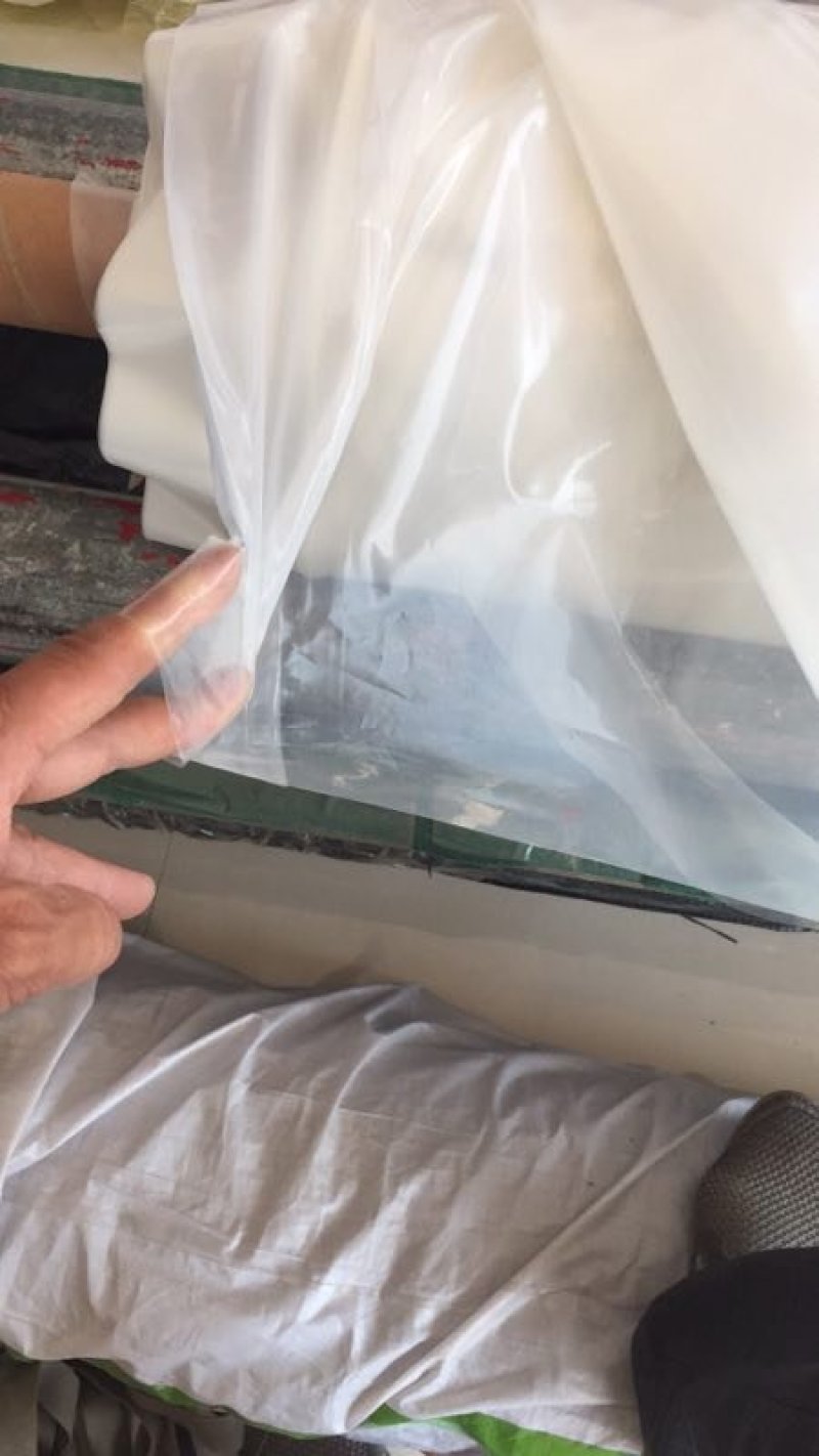 大棚膜高透光高保温耐腐蚀抗老化黑白膜养殖膜整卷批发！