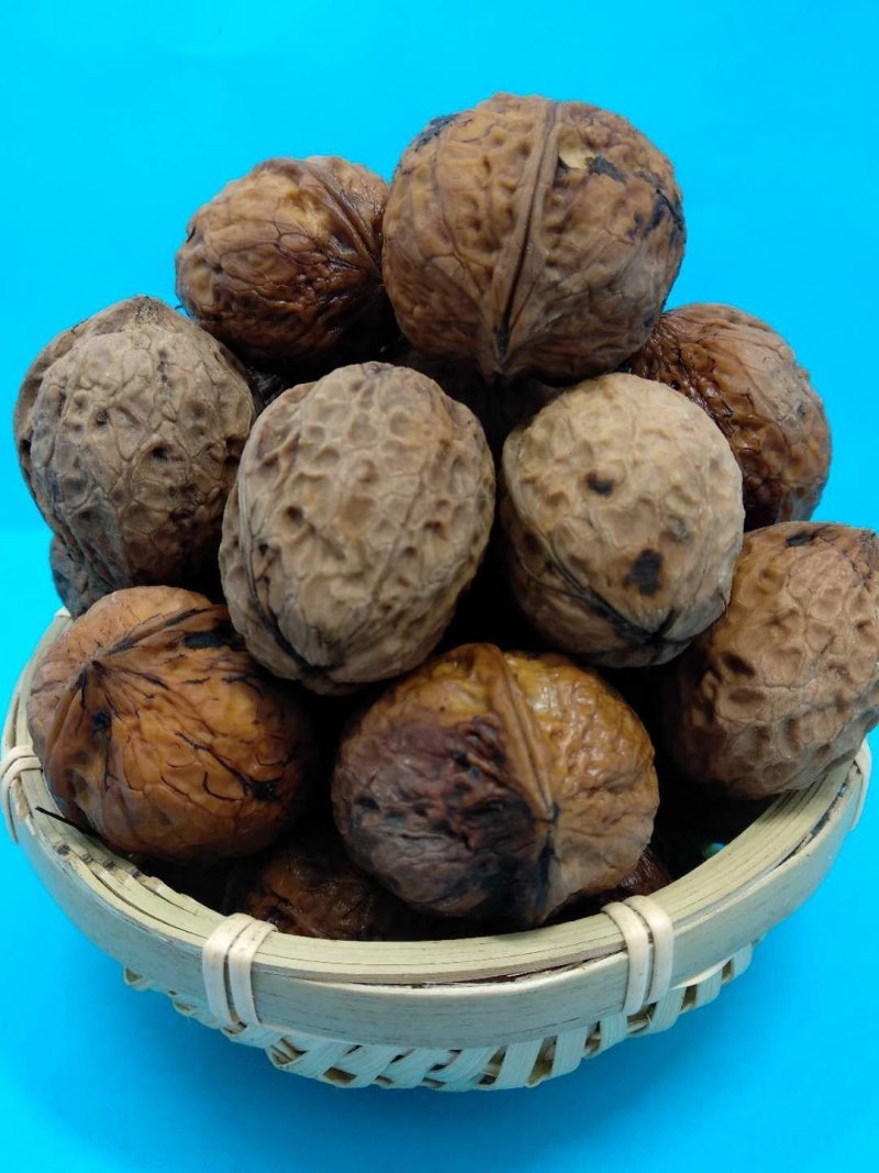 云南新鲜去青皮湿核桃孕妇老年补脑薄皮散装现摘现发
