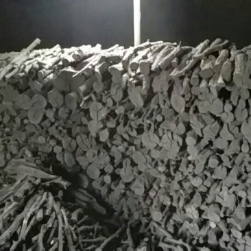 苹果木炭大量出窑