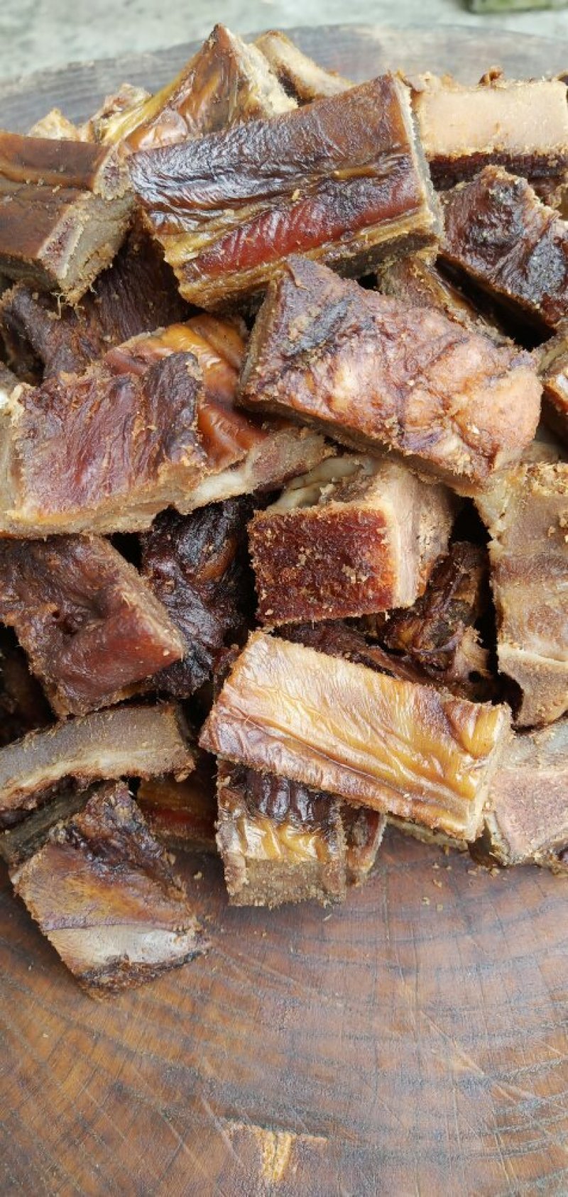 一年四季供应香肠腊肉。