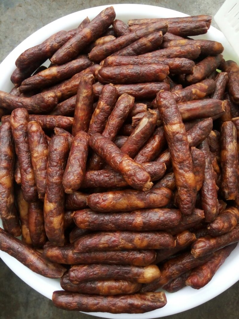 一年四季供应香肠腊肉。