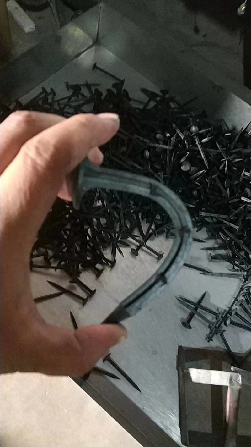 地布钉园艺地钉防草布地布钉塑料钉泡沫钉倒刺钉厂家直销