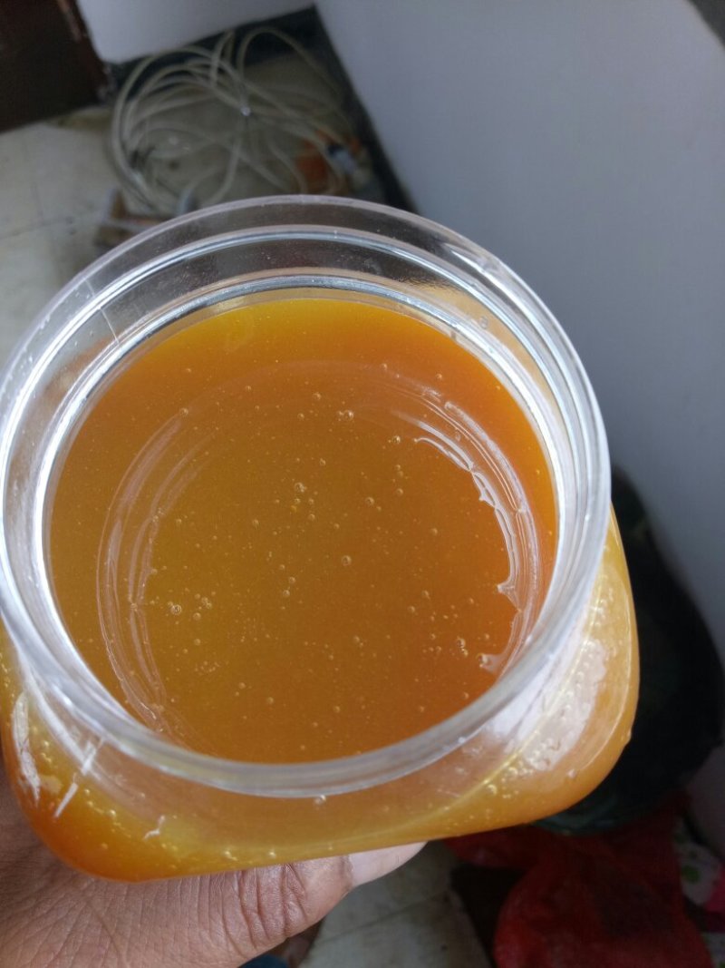 供应纯正土蜂蜜，土蜂酒，红娘蜂王，葫芦蜂王。长期支持技术