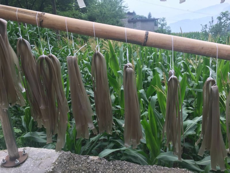 重庆武隆手工红薯粉皮，无杂质，优质材料，嫩滑爽口。