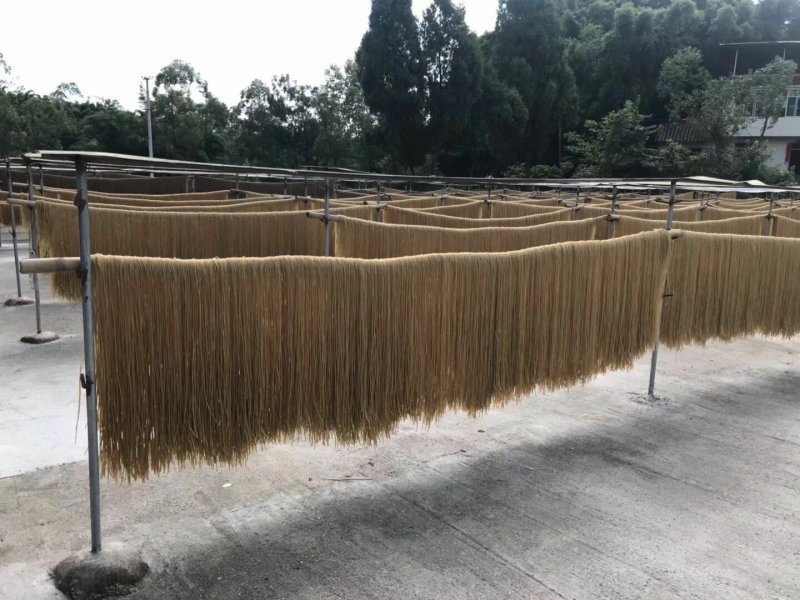 河包红薯粉条、厂家直供、井水制作、无任何杂物、口感爽滑