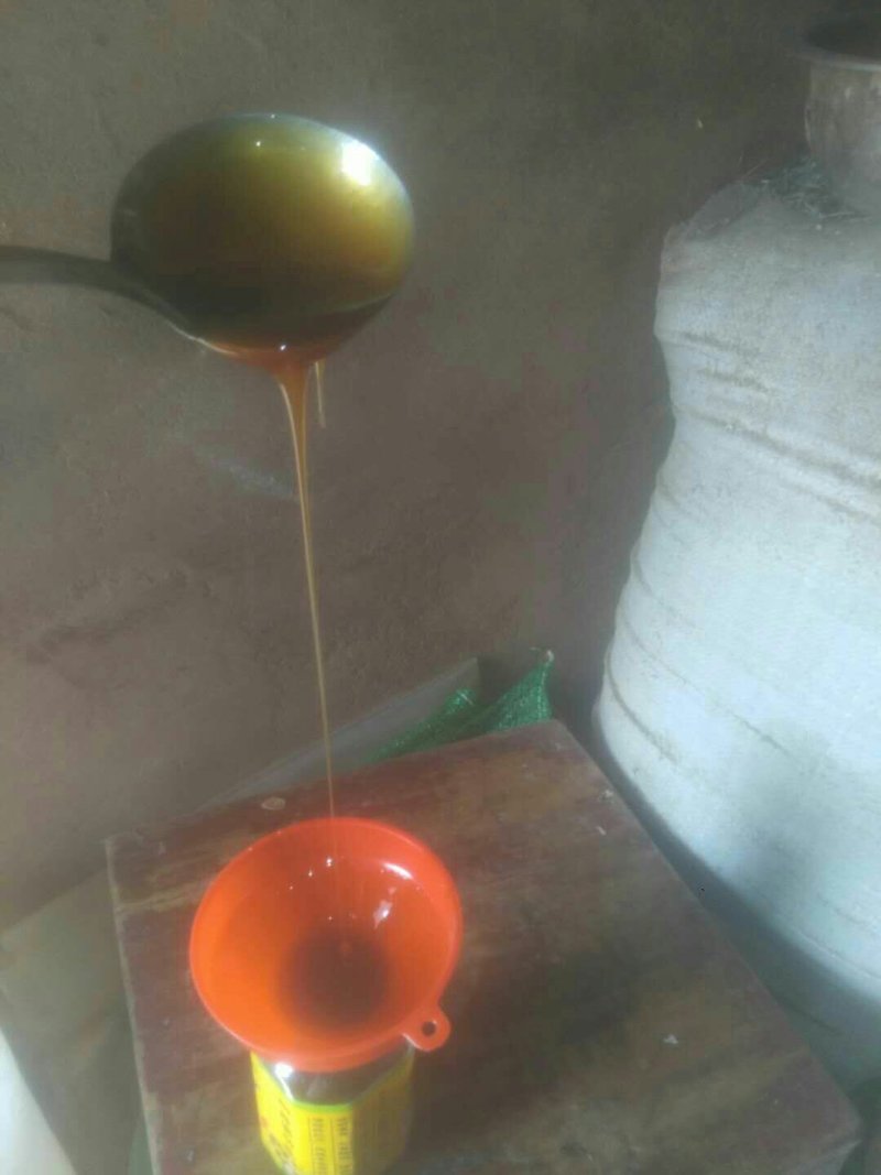甘肃麻蜂蜜，土蜂蜜2斤装