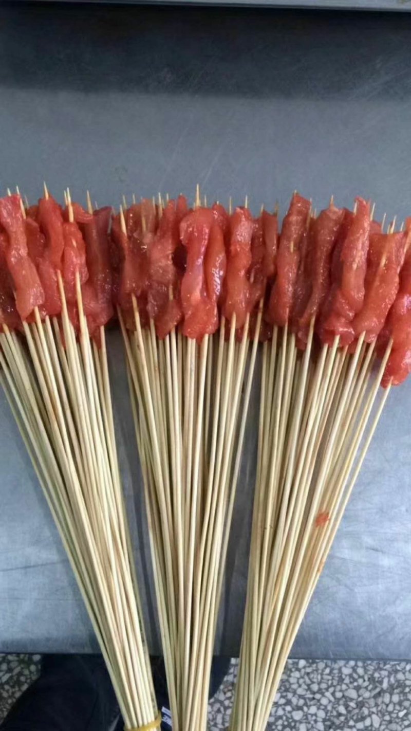 干净，新鲜，把把小鲜肉（牛，鸡，羊）味。鸭胗鱿鱼等小串。