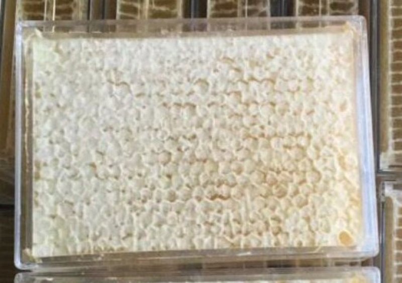 蜂巢蜜一盒一斤2盒起批35元/盒