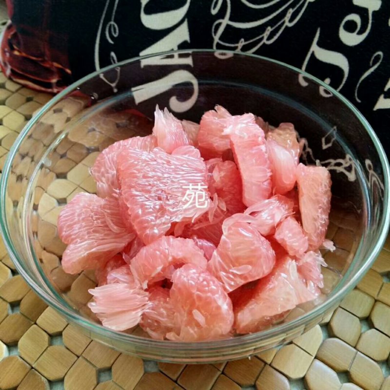 正宗平和琯溪蜜柚，又红又甜，皮薄多汁，现摘现卖[呲牙]。
