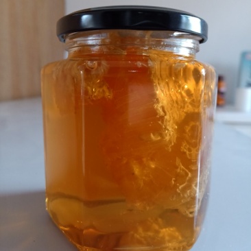 玻璃瓶装500克荆条蜂巢蜜