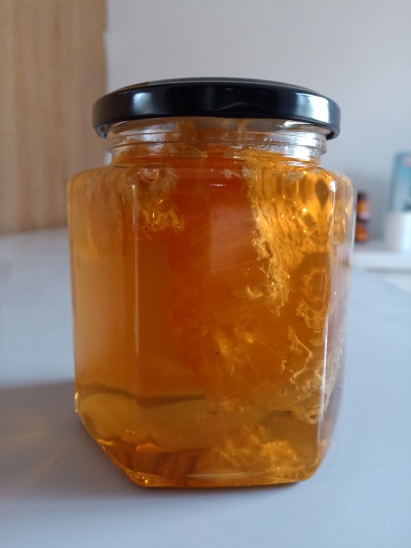 玻璃瓶装500克荆条蜂巢蜜