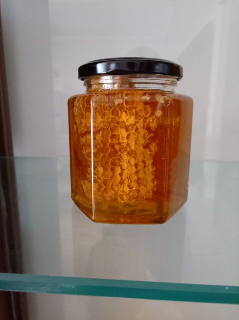 玻璃瓶装500克荆条蜂巢蜜