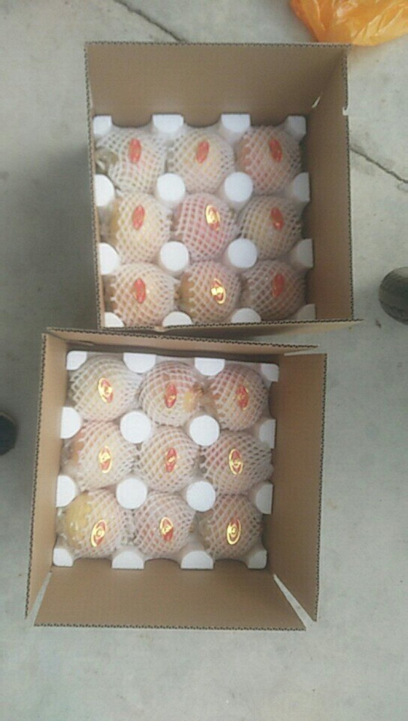 临潼石榴.大量上去市！，5斤6个一箱代发32元包邮