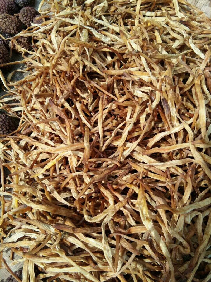 香芋3元一，桂圆肉40元一斤荔枝干25自做腊肠40元一斤