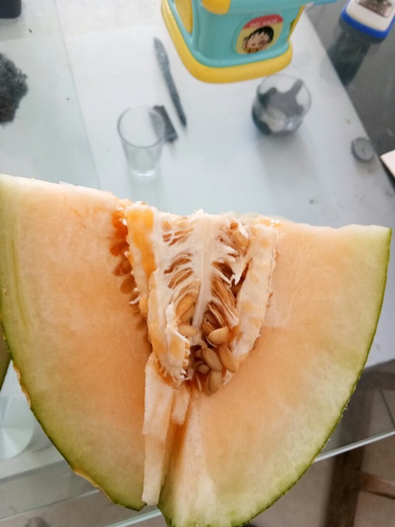 哈密瓜三斤以上口感好皮薄肉多多糖多汁水果中级品