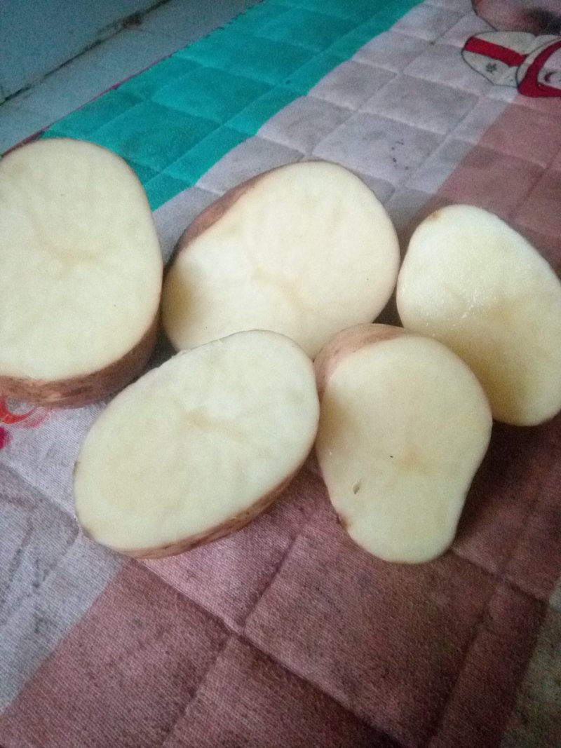 贵州威宁土豆威芋五号黄皮黄心！！！！！！！！