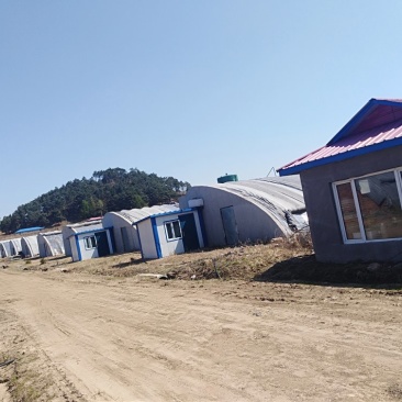 尚志市乌吉密乡小九村大棚及空地出租，有水源，有三相电。