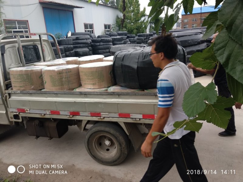 滴灌带主管各种尺寸规格，从一寸至四寸均有生产