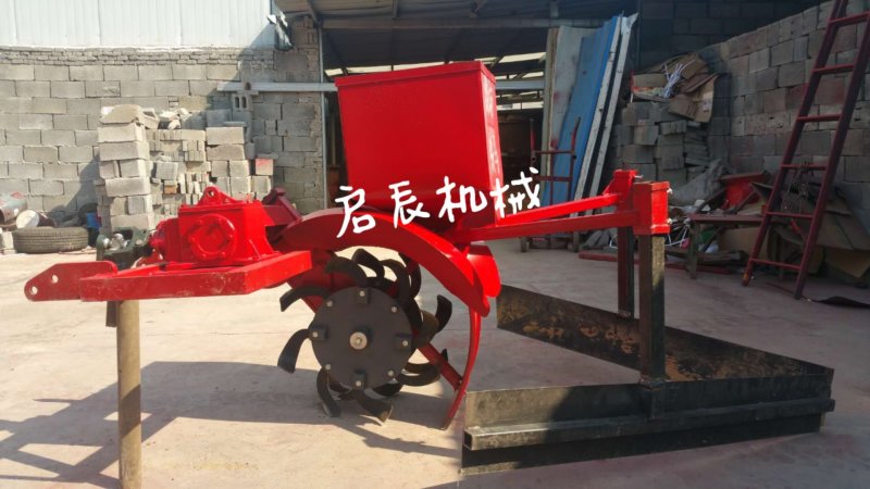 开沟一体机四轮带的开沟机开沟施肥一体机可定制启辰