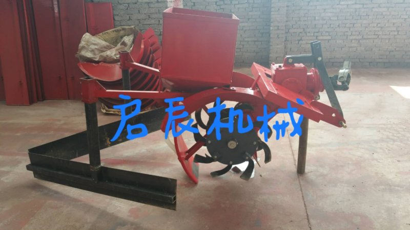 开沟一体机四轮带的开沟机开沟施肥一体机可定制启辰
