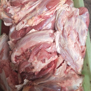 冷鲜牛腱子，牛后腿肉，半熟牛肚，冷鲜驴肉。