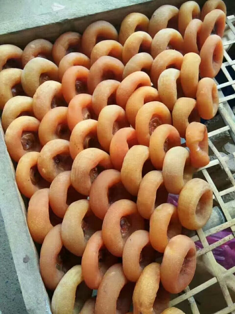 提供优质柿饼，大、中、小规格，量大质优，价钱美丽！