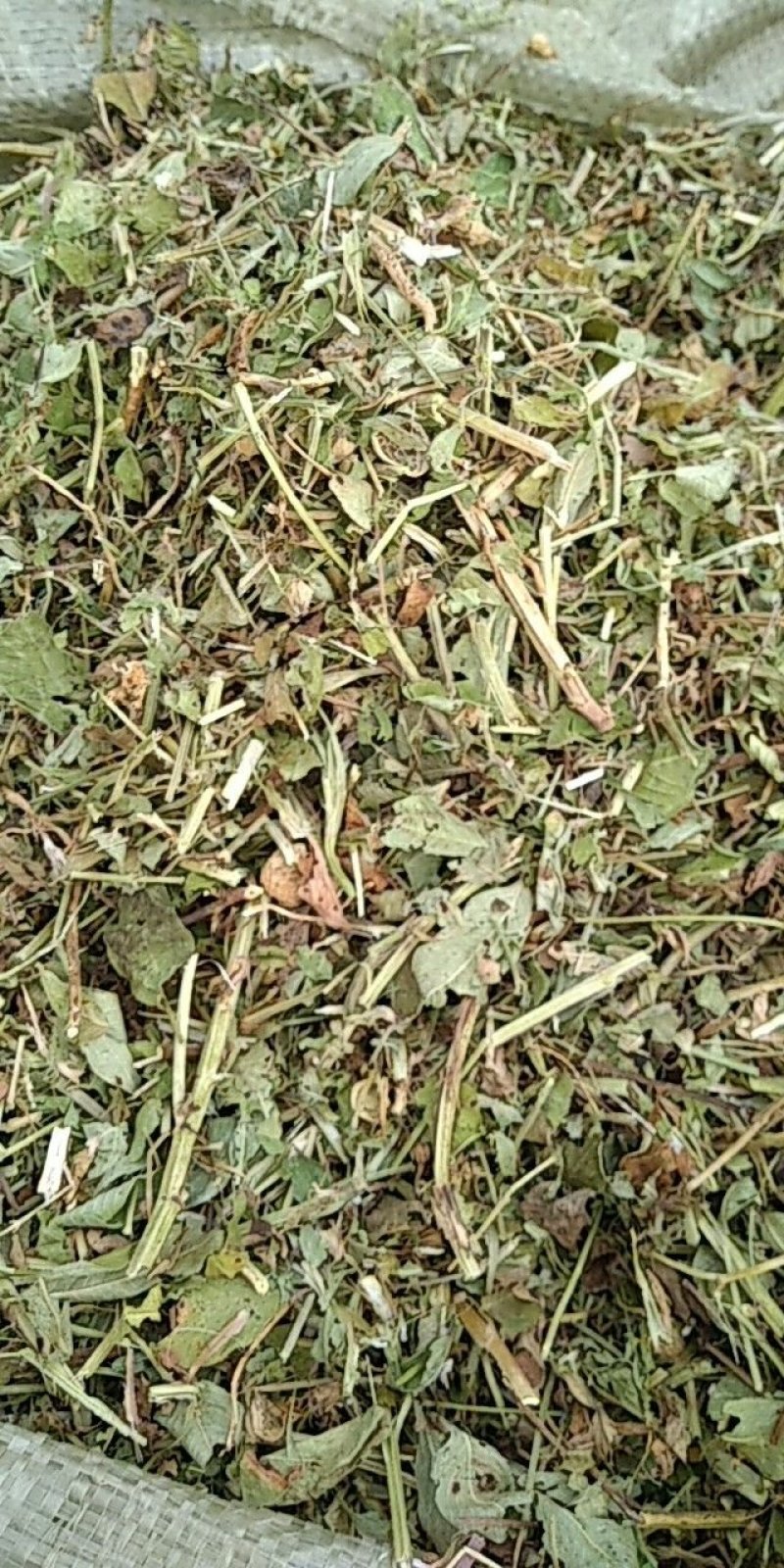 花生秧压块专业加工常年供货