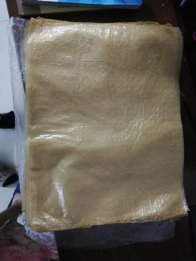 供应机制豆腐皮，匀称，超薄，口感佳，无添加防腐剂。