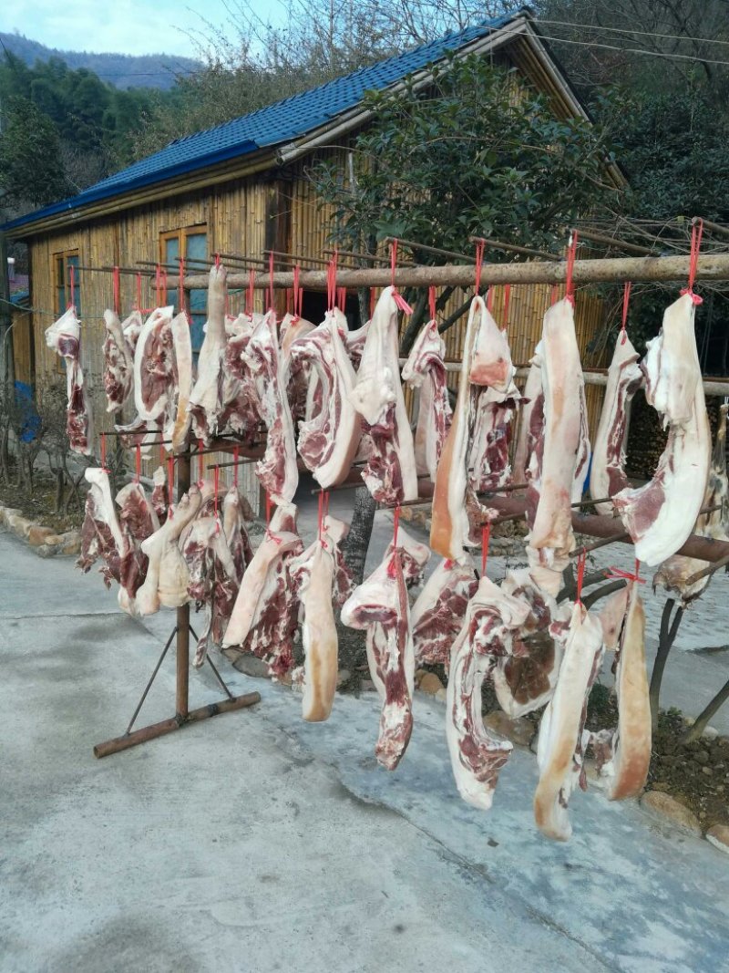农村自养黑毛土猪肉腊肉