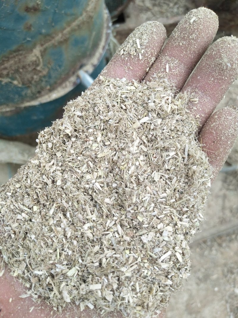 河南永嘉草业常年供应优质花生秧草料（草段草粉细糠）